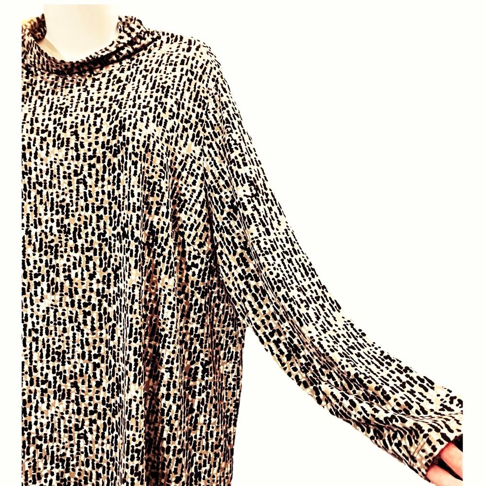Susan Graver Women's Blk/Tan Printed Brushed Liquid Knit Turtleneck Top SZ 3X - Picture 4 of 9